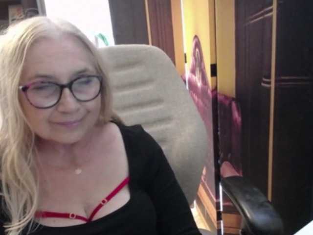 BlondeSofia live cam on BongaCams