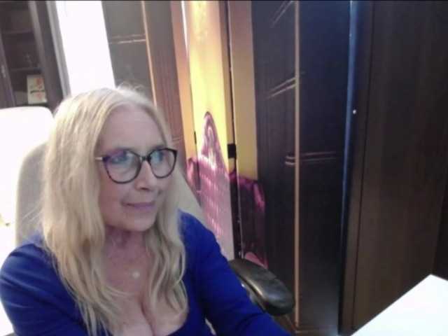 BlondeSofia live cam on BongaCams