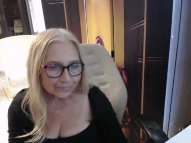 BlondeSofia live cam on BongaCams