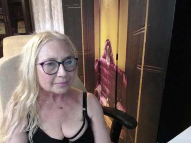 BlondeSofia live cam on BongaCams