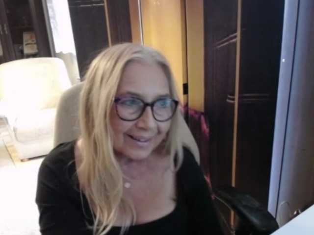 BlondeSofia live cam on BongaCams