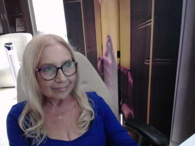 BlondeSofia live cam on BongaCams