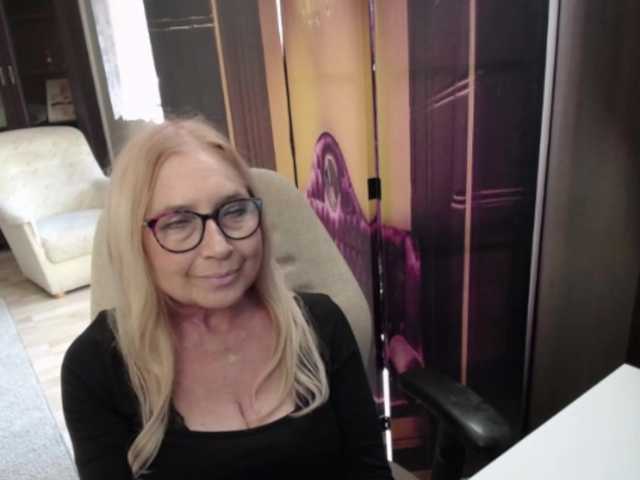BlondeSofia live cam preview