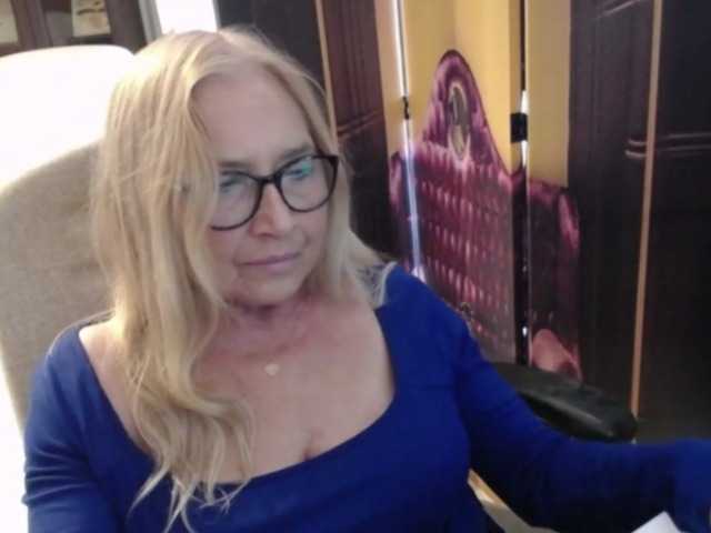 BlondeSofia live cam on BongaCams