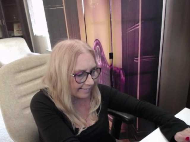 BlondeSofia live cam preview