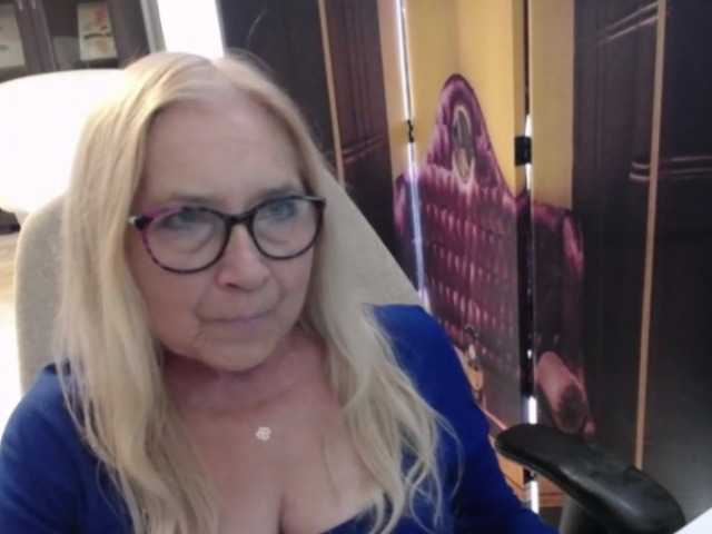 BlondeSofia live cam preview