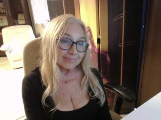 BlondeSofia live cam on BongaCams