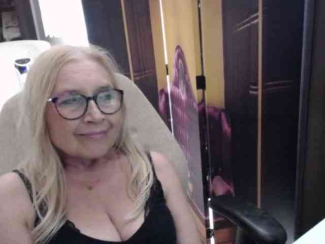 Model: BlondeSofia