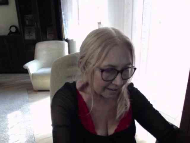 Model: BlondeSofia