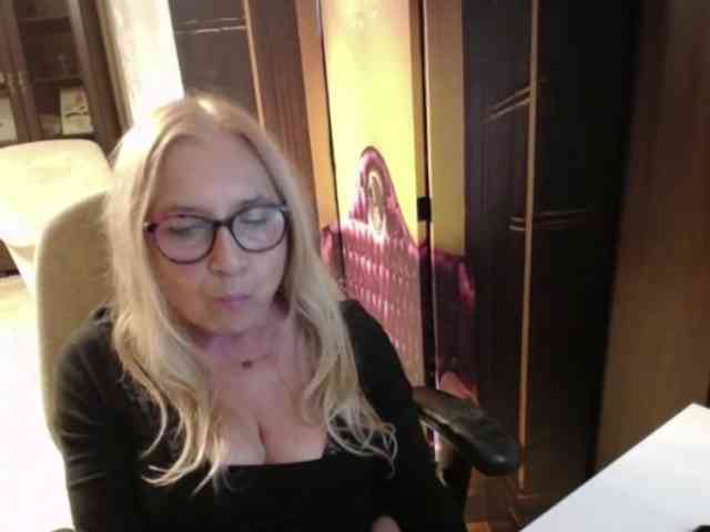 Model: BlondeSofia