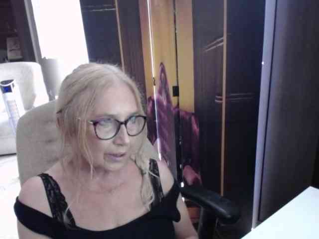 Model: BlondeSofia
