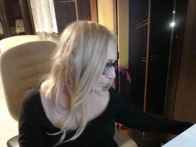 Model: BlondeSofia