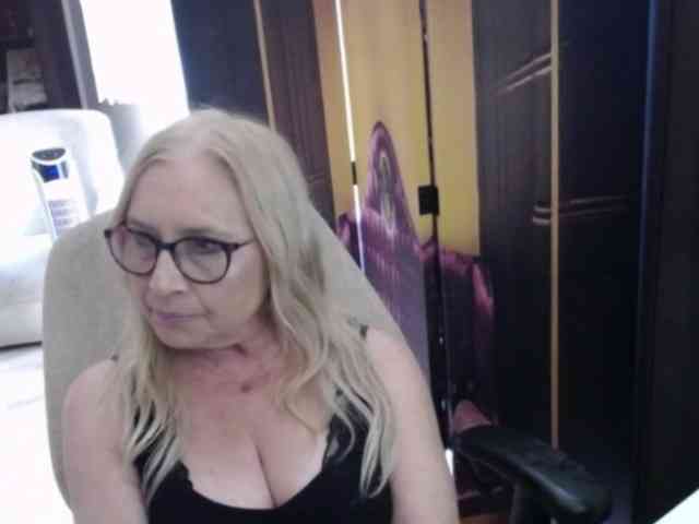 Model: BlondeSofia