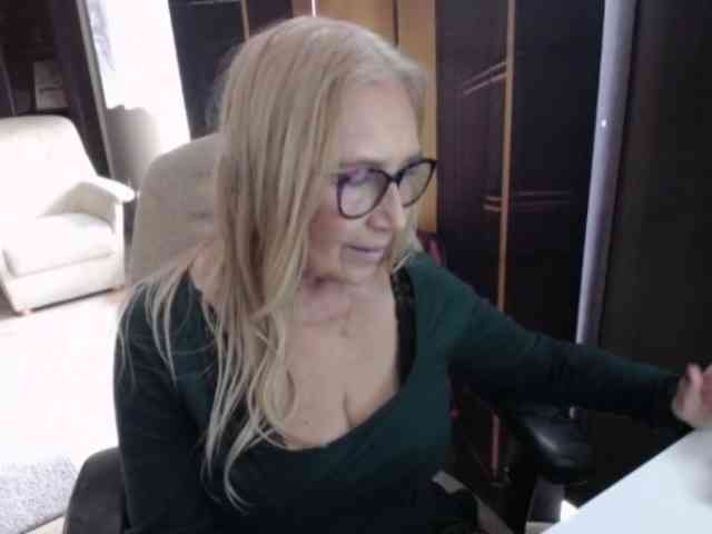 Model: BlondeSofia