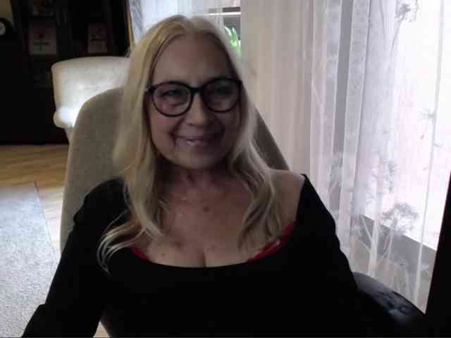 Model: BlondeSofia