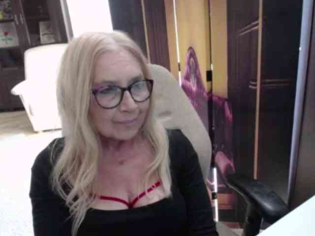 模特: BlondeSofia
