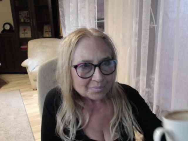 Model: BlondeSofia