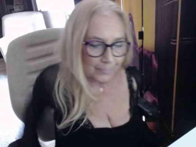 Model: BlondeSofia