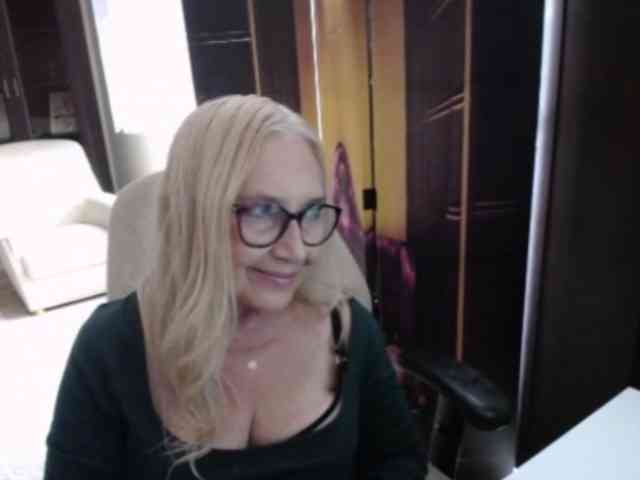 Model: BlondeSofia