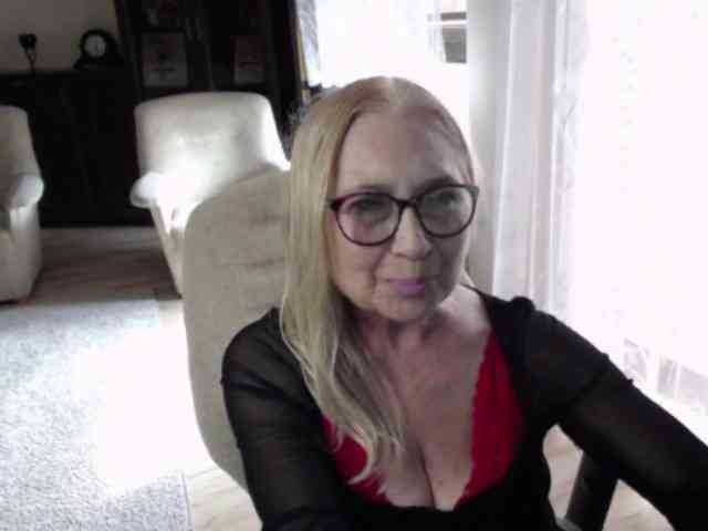 Model: BlondeSofia