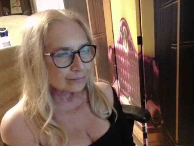 BlondeSofia webcam