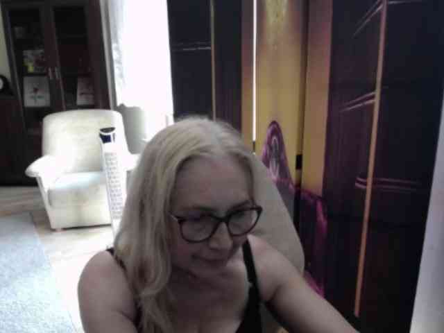 Model: BlondeSofia