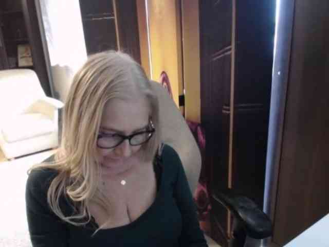 Model: BlondeSofia