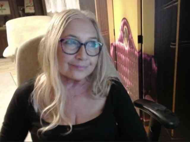 Model: BlondeSofia