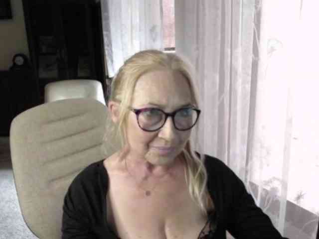 Model: BlondeSofia