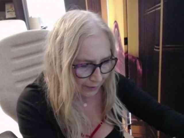 Model: BlondeSofia