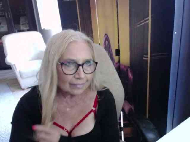 Model: BlondeSofia