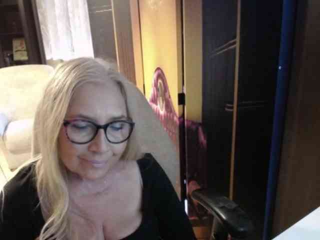 Model: BlondeSofia