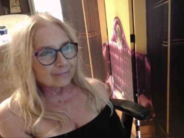 BlondeSofia webcam