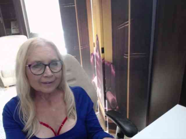 Model: BlondeSofia