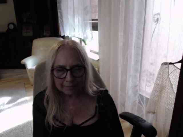 BlondeSofia webcam
