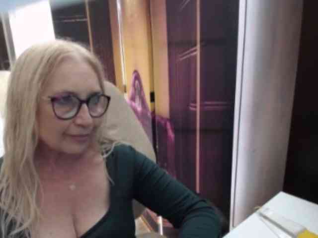 BlondeSofia Live Webcam on BongaCams
