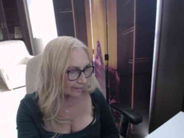Model: BlondeSofia