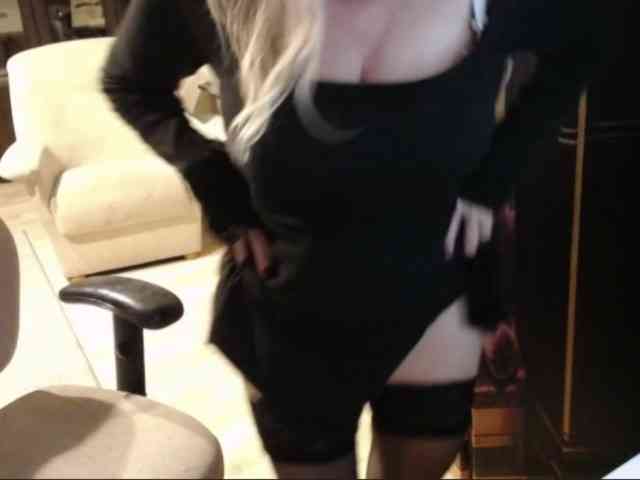 BlondeSofia webcam