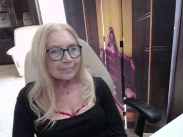 Model: BlondeSofia