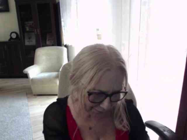 BlondeSofia webcam