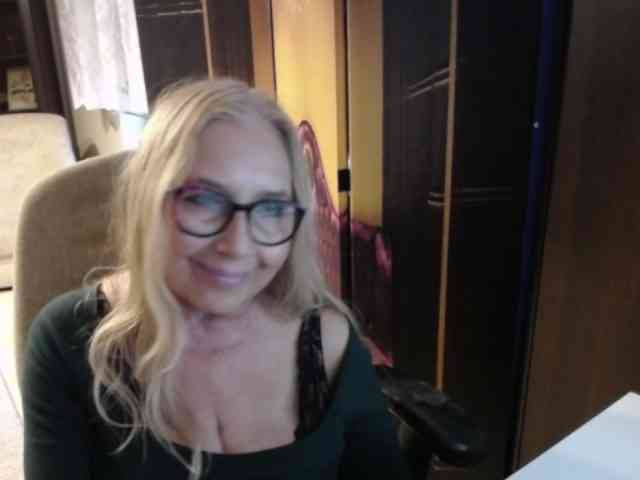 Model: BlondeSofia