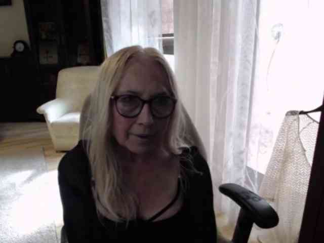 BlondeSofia webcam