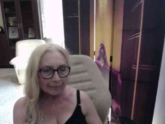 Model: BlondeSofia