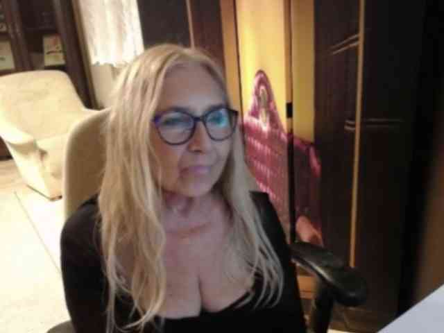 Model: BlondeSofia