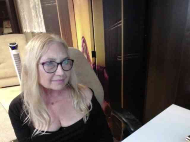 Model: BlondeSofia