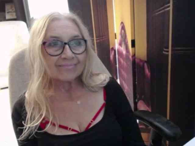 Model: BlondeSofia