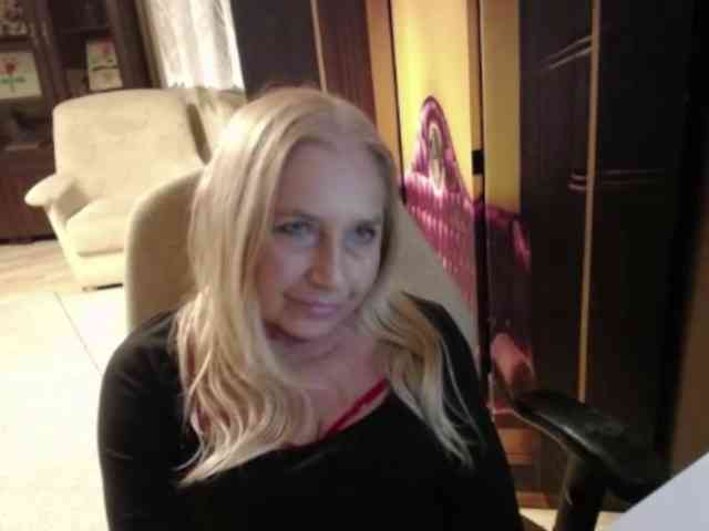 Model: BlondeSofia