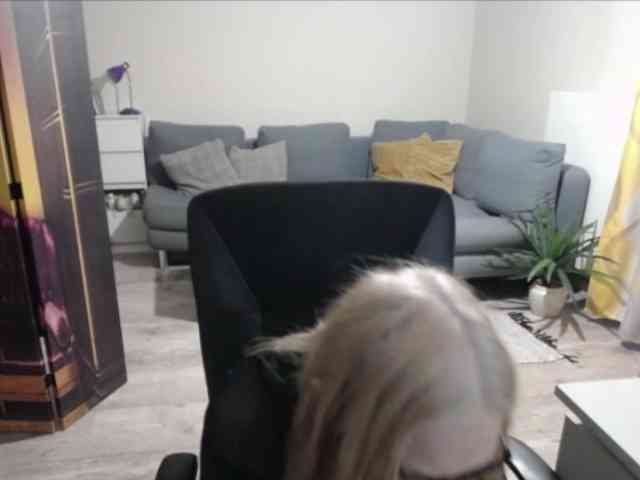 BlondeSofia webcam