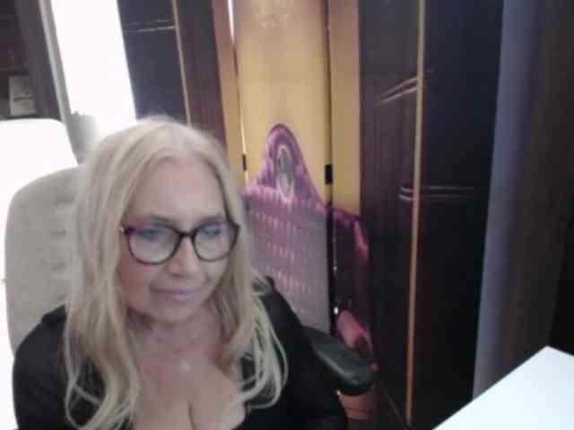 Model: BlondeSofia