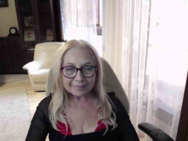 BlondeSofia webcam